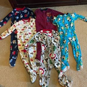 Lot of 5 one piece boys pajamas.